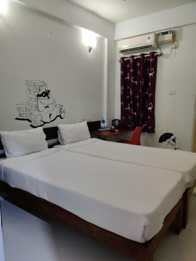 Raccoon Rooms Mysore Bagian luar foto