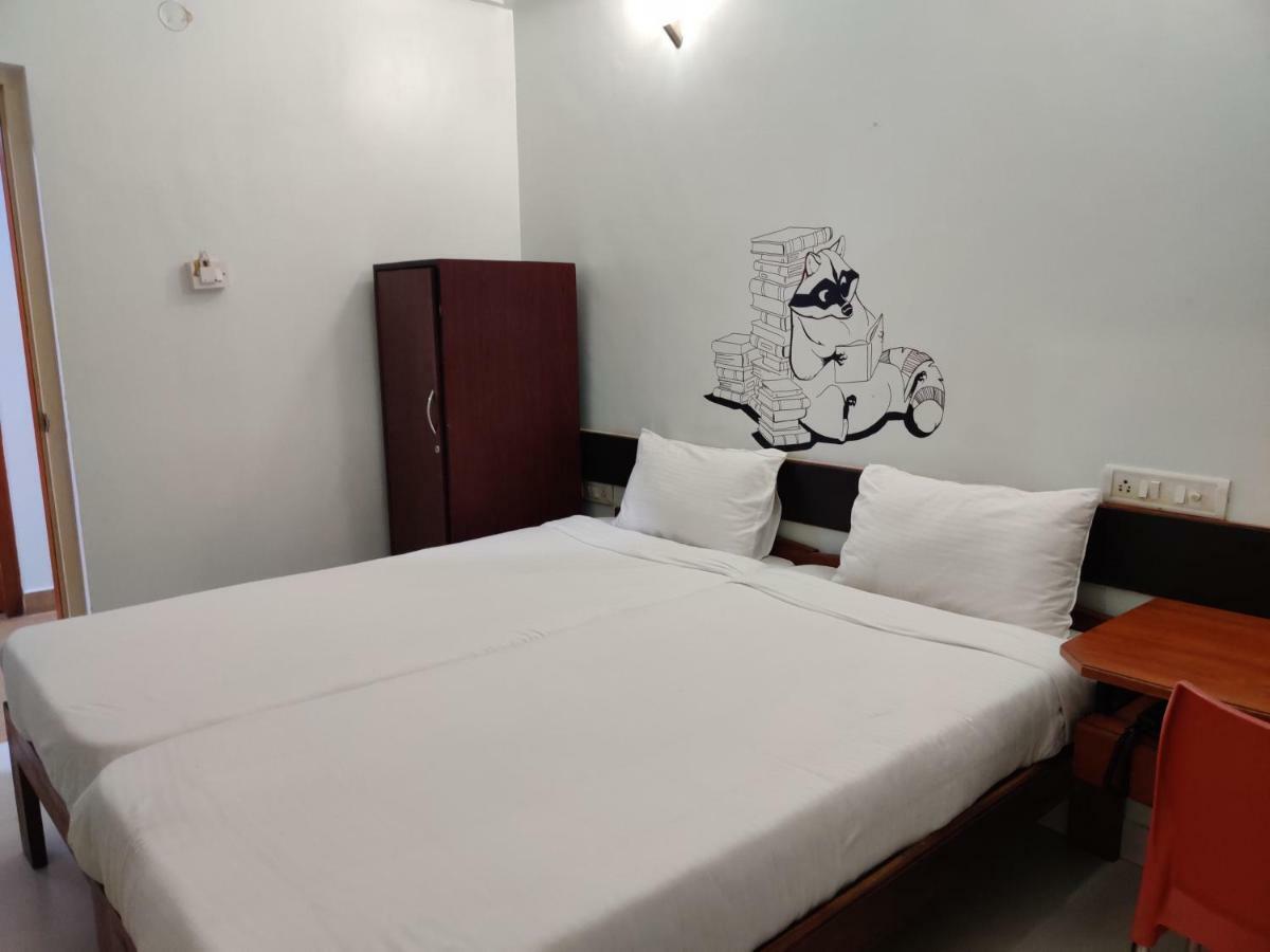 Raccoon Rooms Mysore Bagian luar foto
